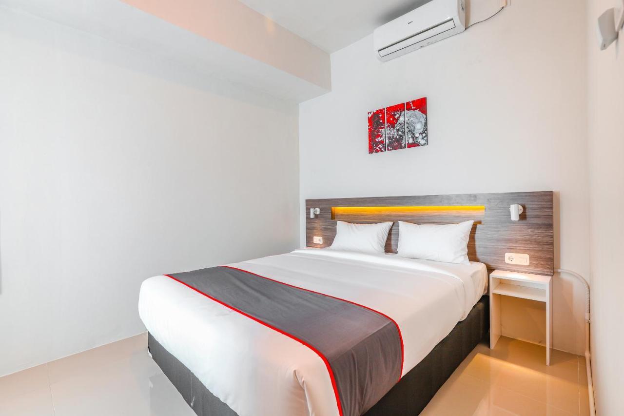 Super Oyo Collection O 16 Vittoria 3* Jakarta