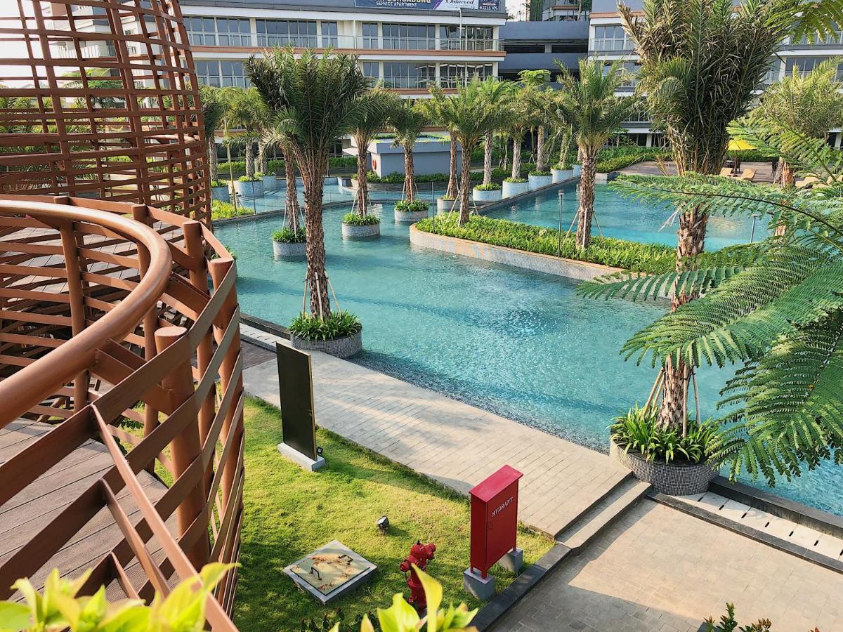 Gold Coast Pik Sea View By Longesuites Apartment Jakarta
