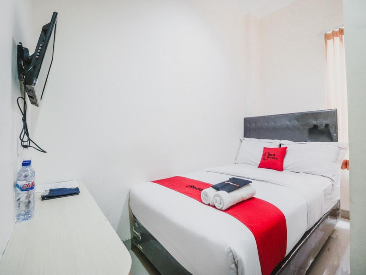 Reddoorz Near Mall Ciputra 3* Jakarta