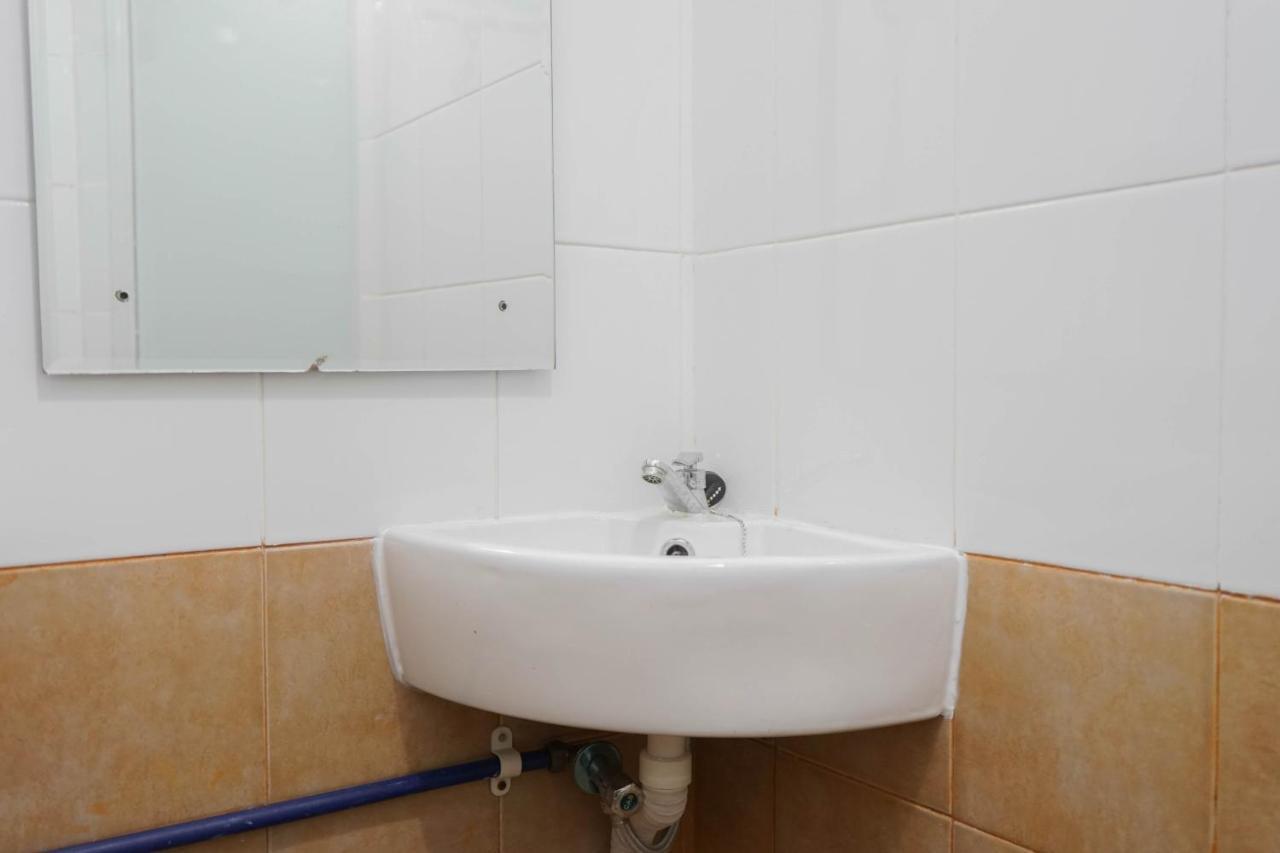Apartment Furnished 2br Mall Access At Pramuka By Travelio *