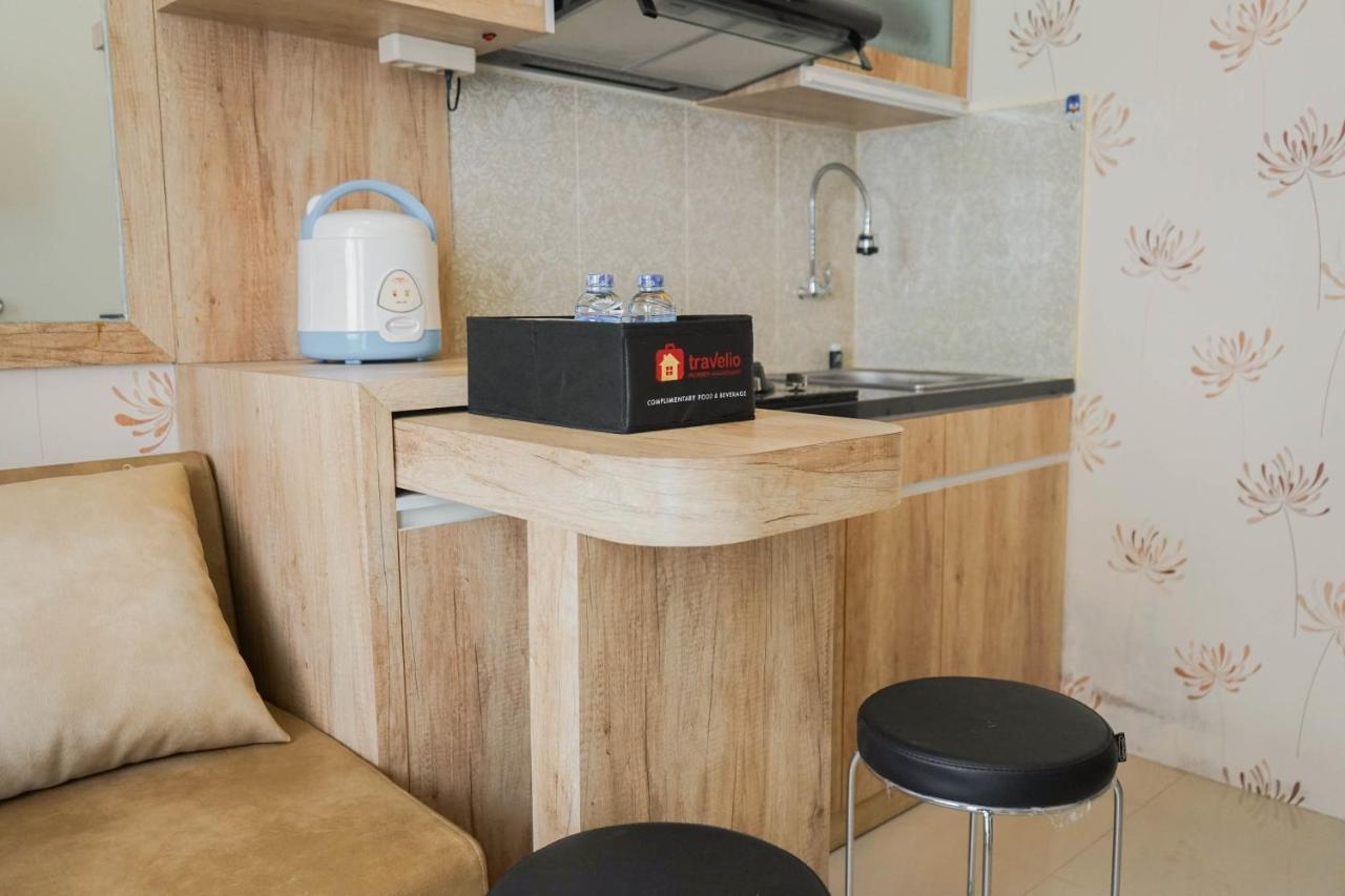 Apartment Furnished 2br Mall Access At Pramuka By Travelio *