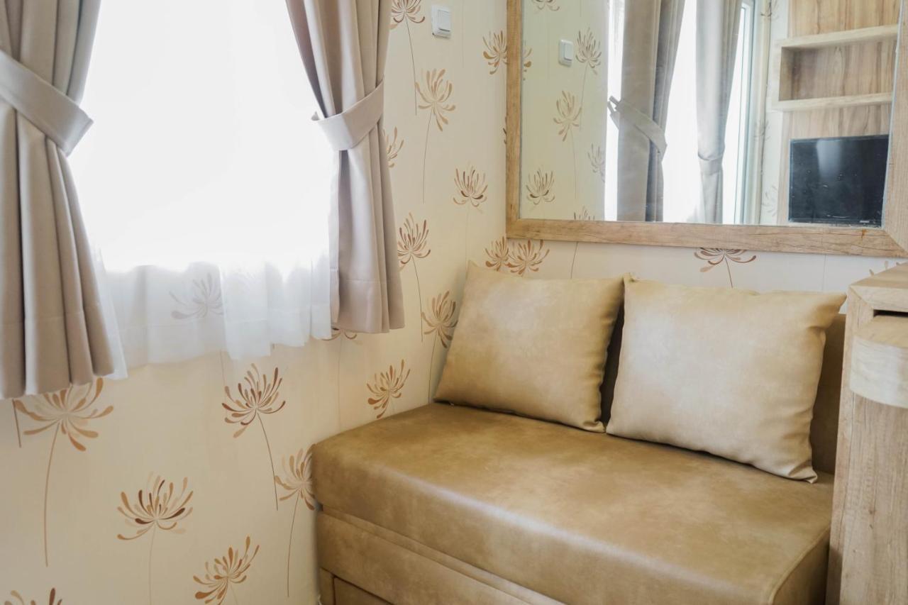 Apartment Furnished 2br Mall Access At Pramuka By Travelio *
