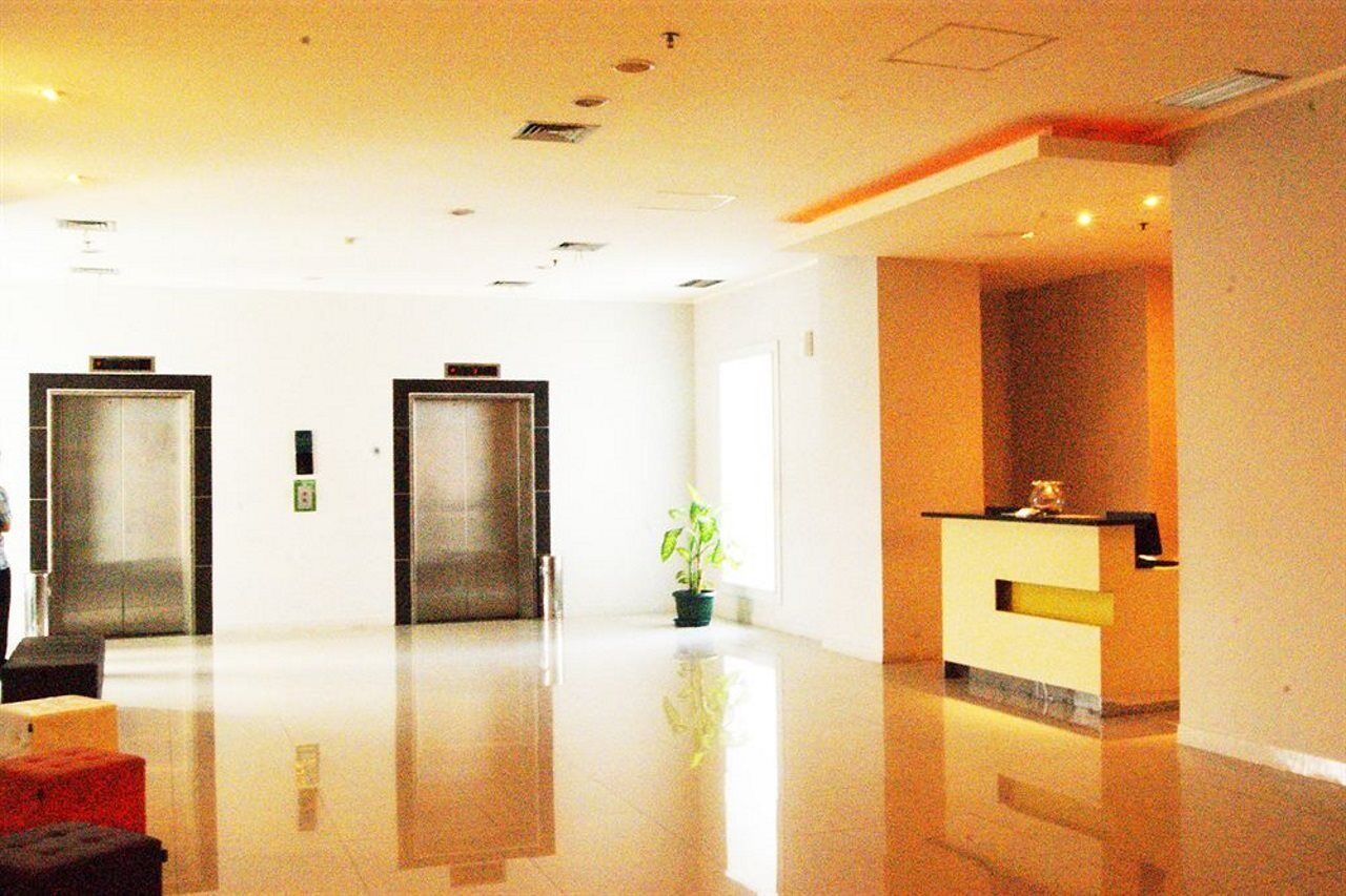 Maxone Signature Glodok Hotel 3*