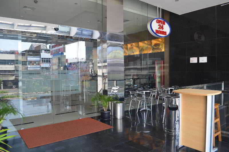 World - Bandengan Hotel 2*