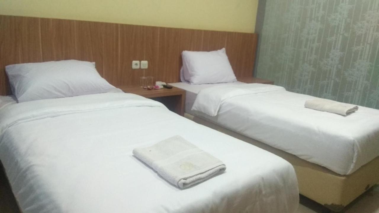 Pancoran Jaya Hotel *
