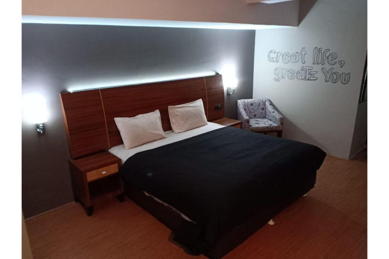 D'boegis Hotel 2*