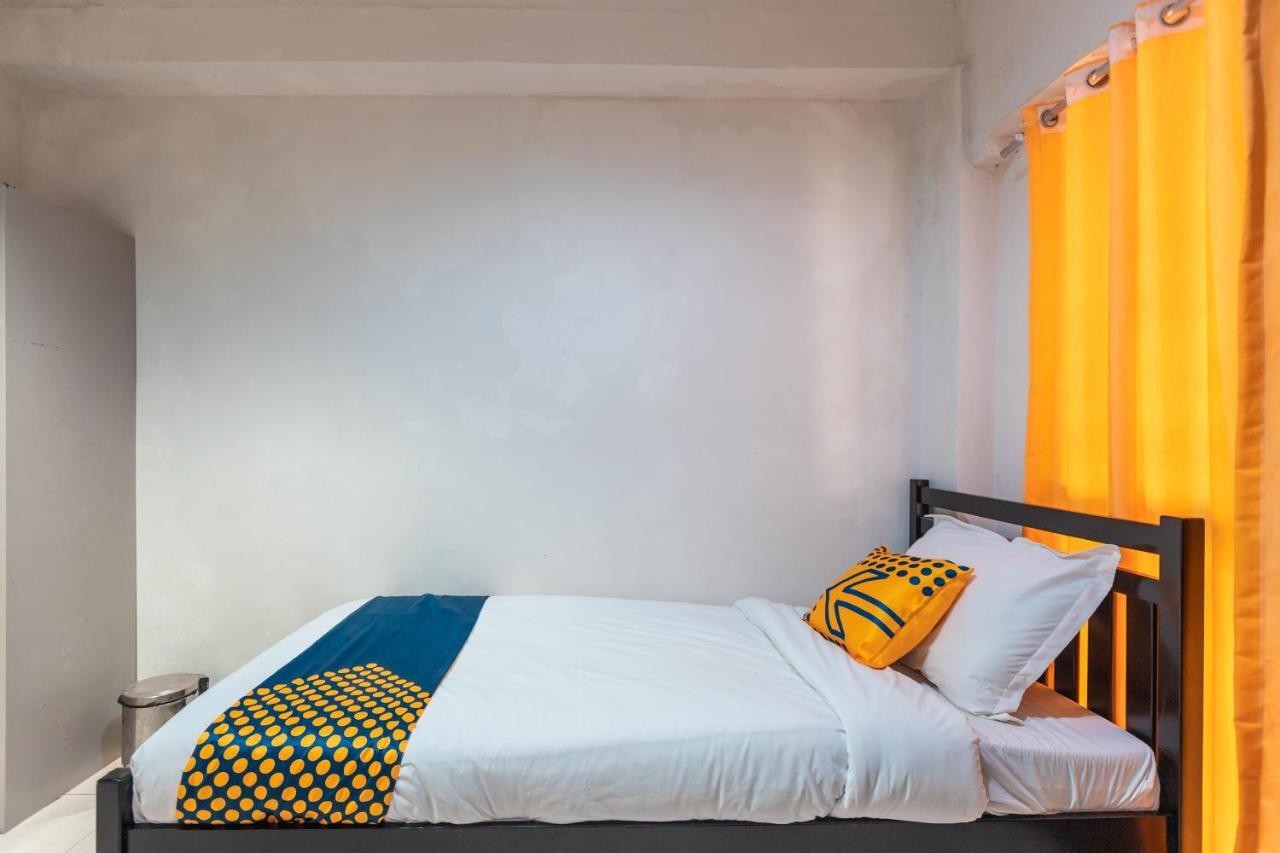 Spot On 2033 Kayumanis Homestay Syariah 2* Jakarta