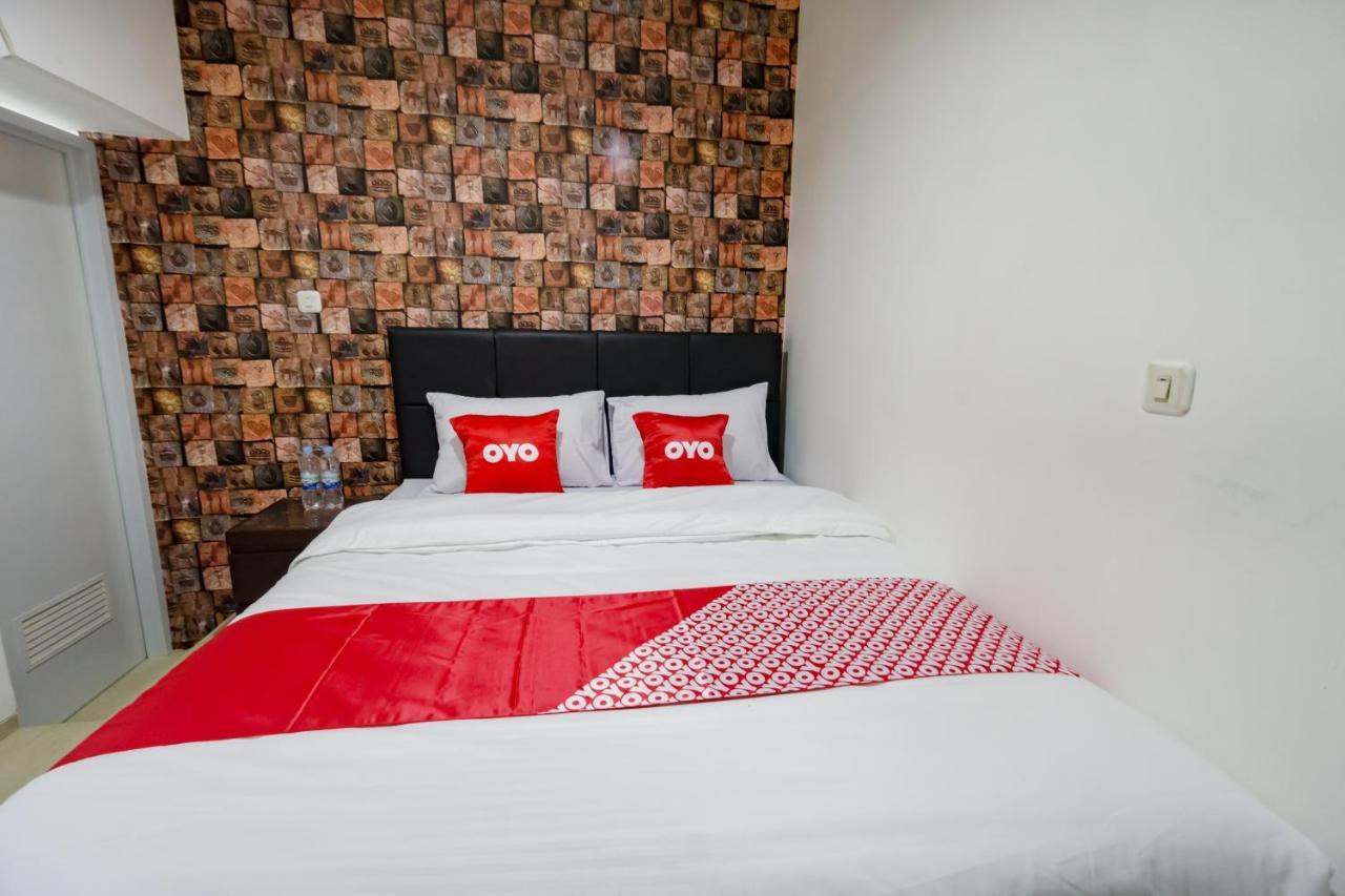 Oyo 1953 Stasiun Tebet Syariah Hotel 2*
