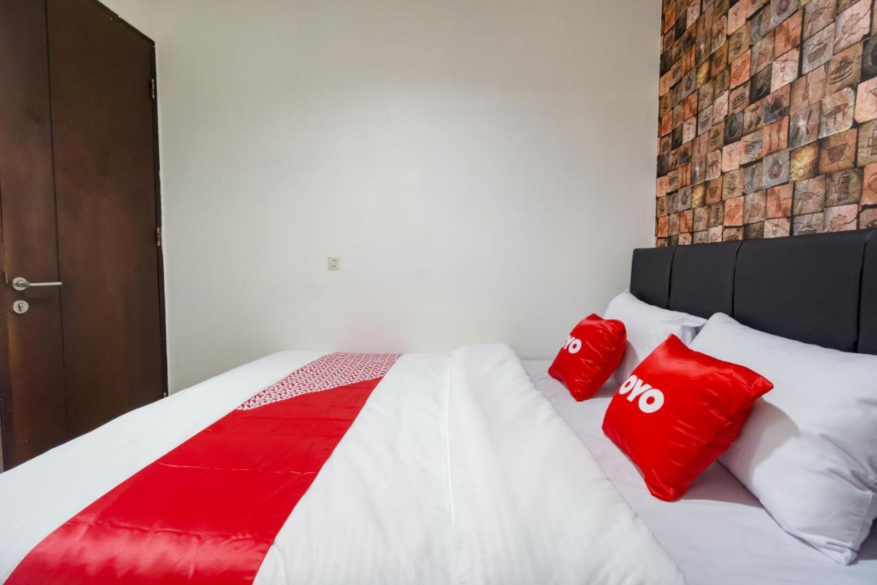 Hotel Oyo 1953 Stasiun Tebet Syariah 2*