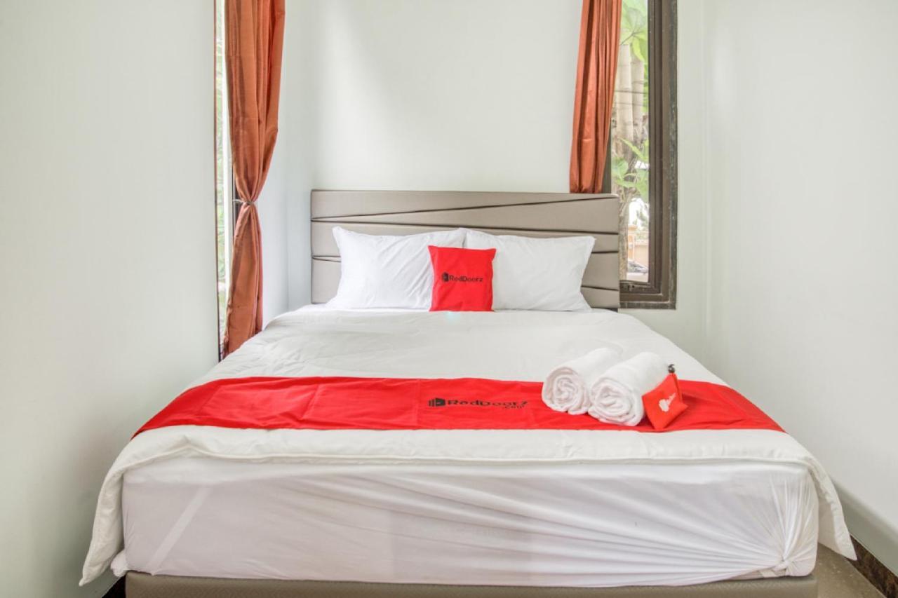 Reddoorz Near Taman Mini Guest house 2*