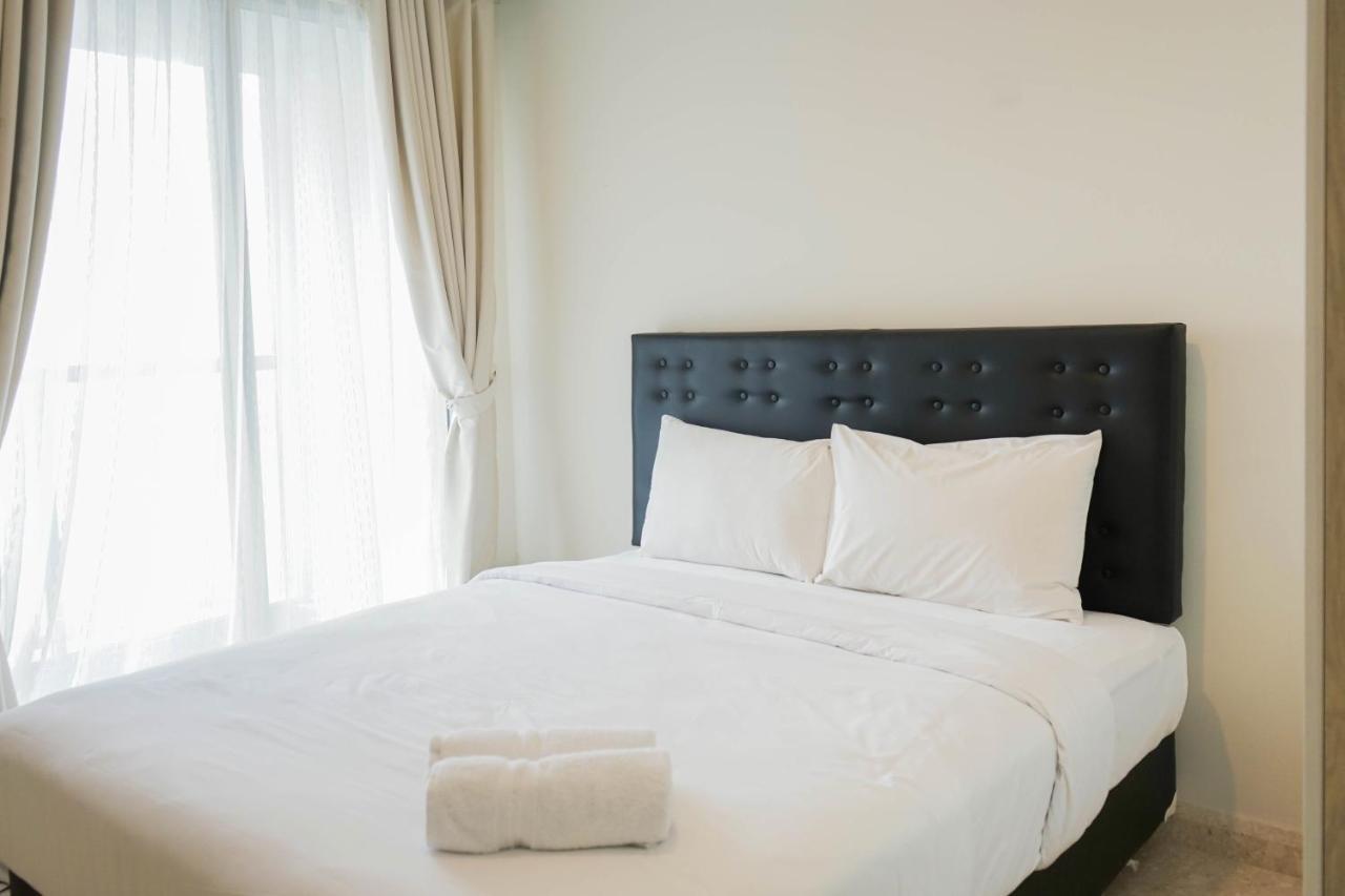 Apartment New Furnished With Sea View At Gold Coast By Travelio Jakarta
