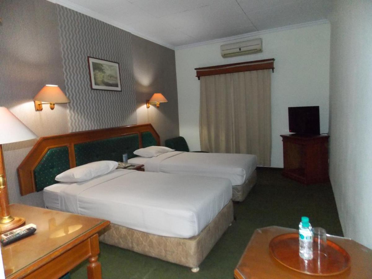Hotel Puri Mega 3*