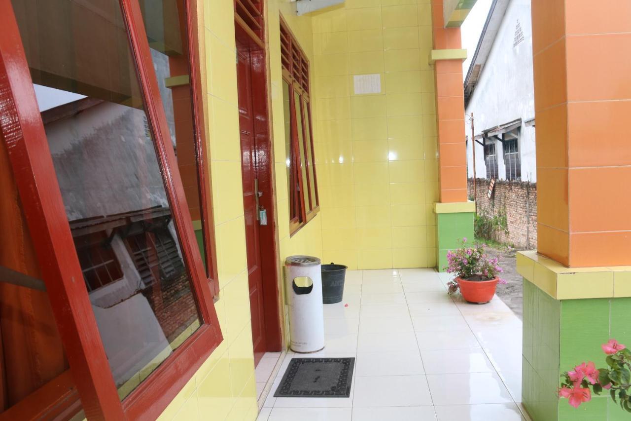 Hotel Oyo 2752 Kost Anyelir 15 Jakarta