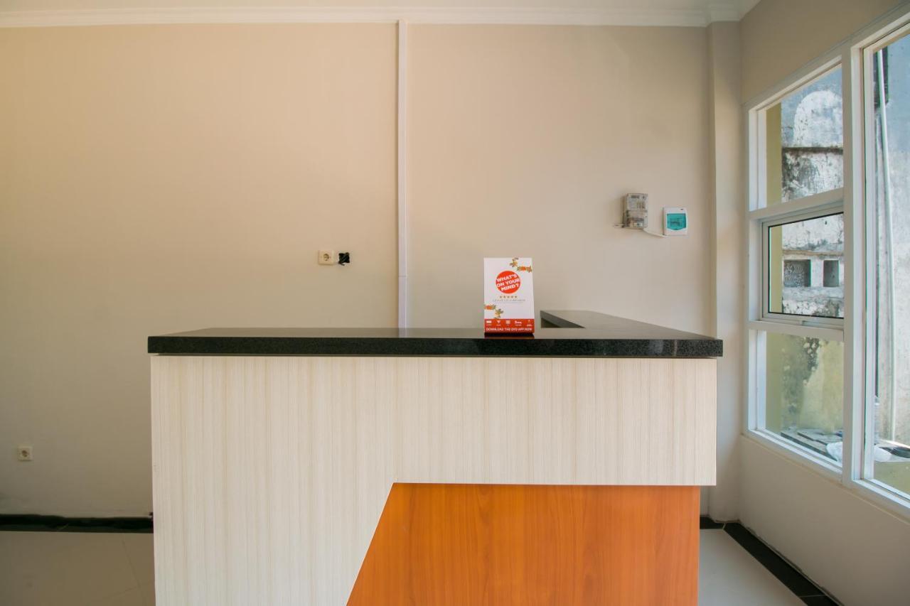 Oyo 2752 Kost Anyelir 15 Hotel 2*