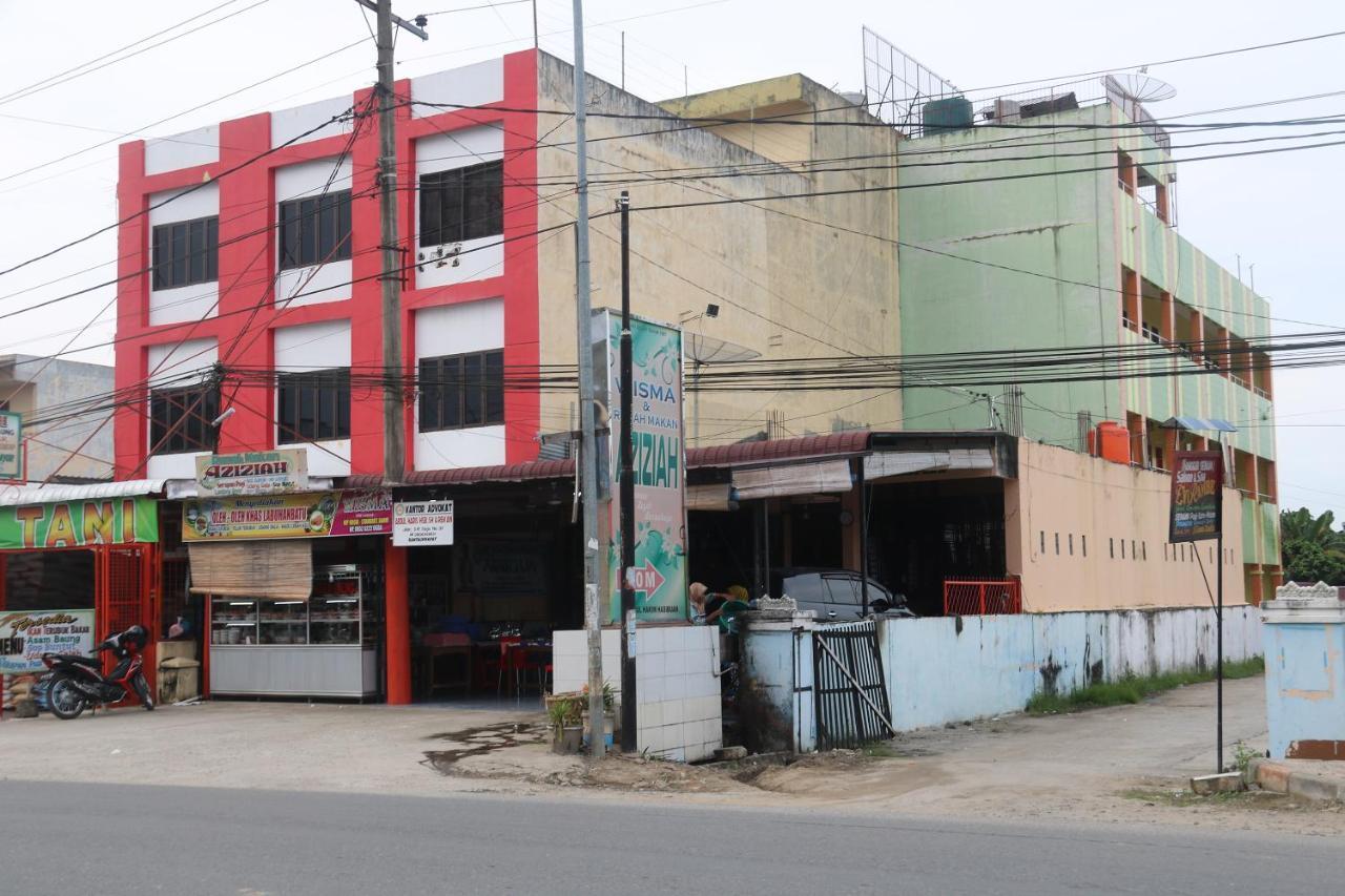 Oyo 2752 Kost Anyelir 15 2* Jakarta