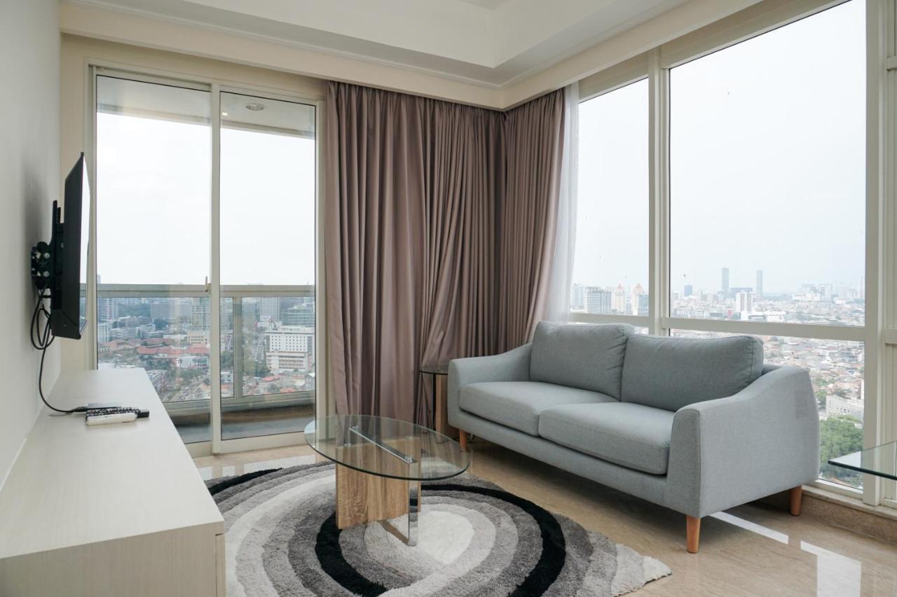 Price And Comfortable 2br With Private Lift At Menteng Park By Travelio *