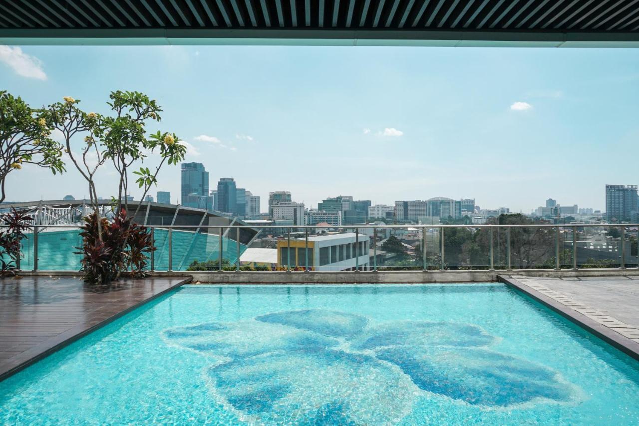 Price And Comfortable 2br With Private Lift At Menteng Park By Travelio Apartment