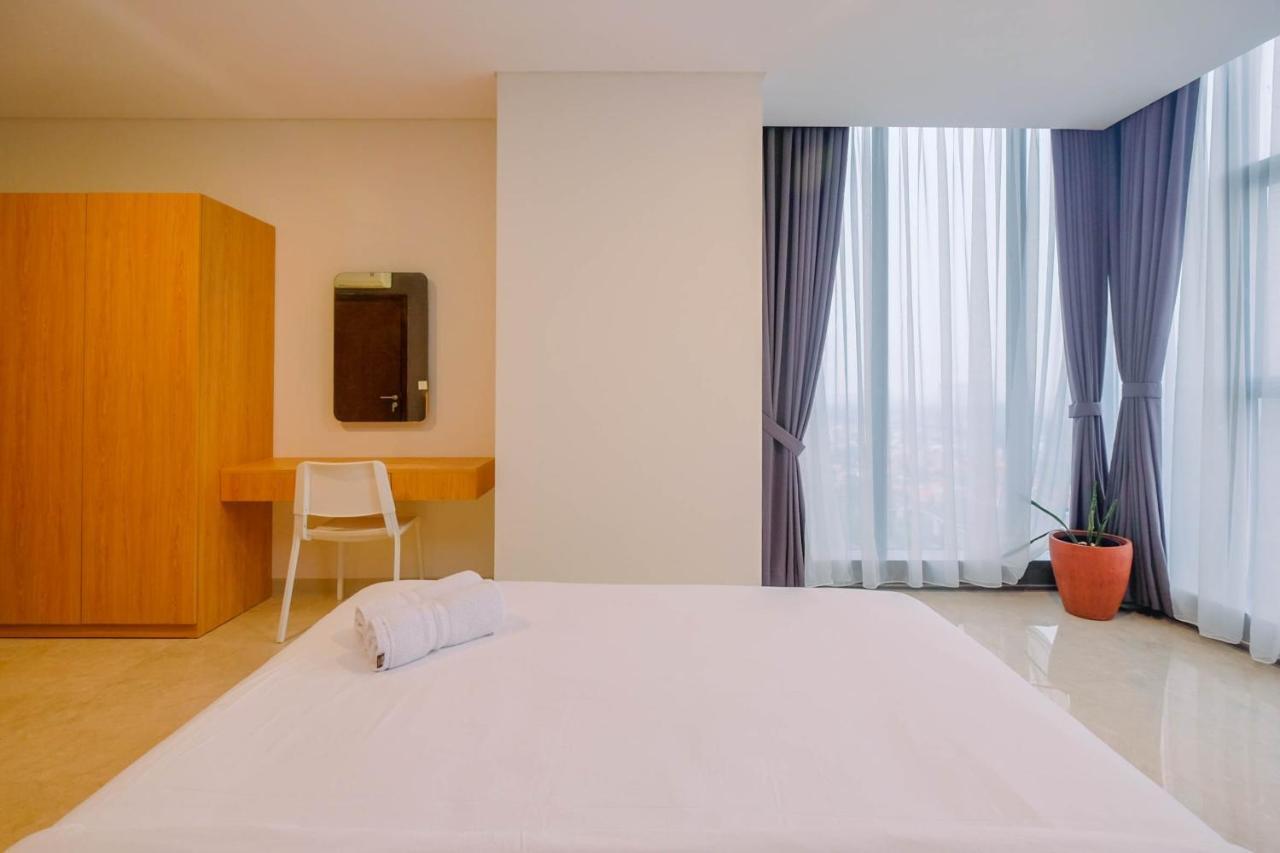 Modern And Spacious 2br L'avenue By Travelio * Jakarta