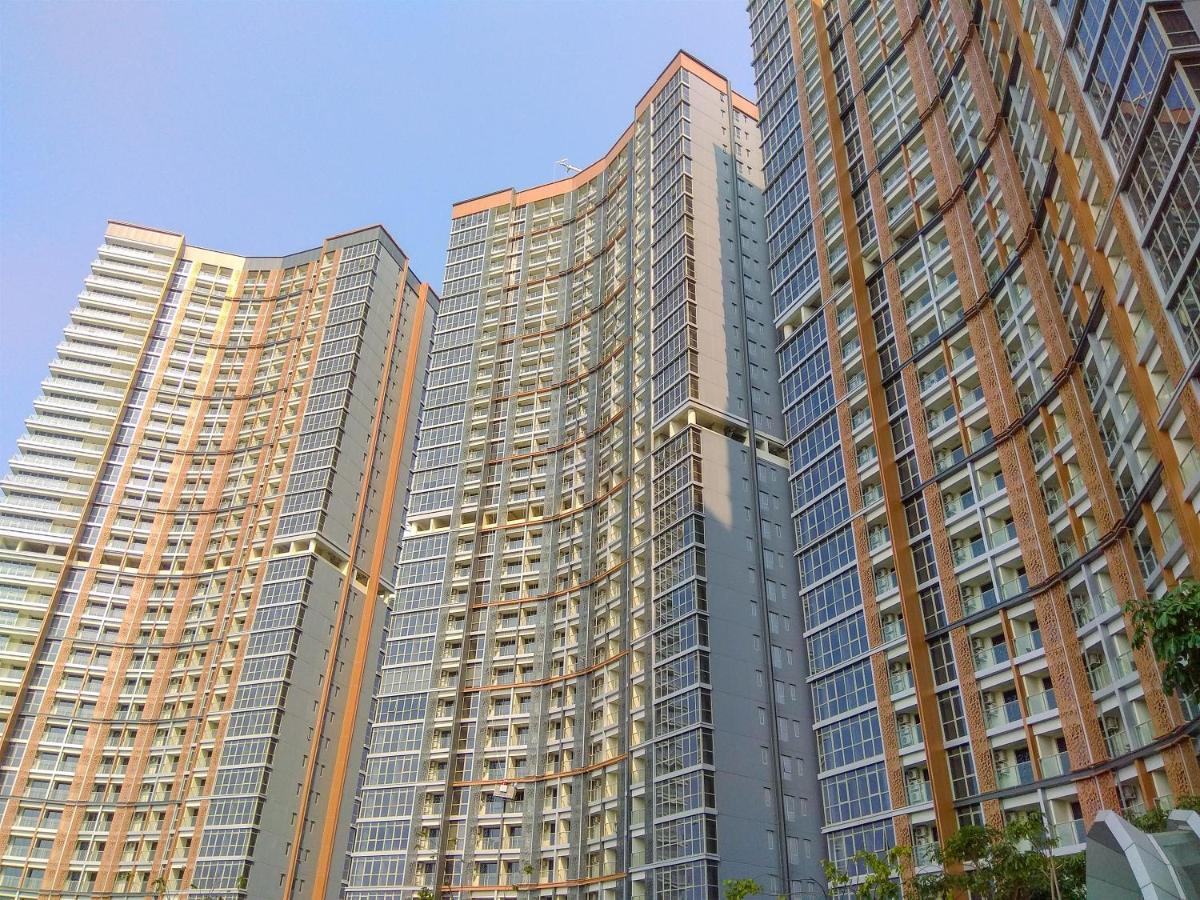 New Furnished 1br At Gold Coast Near Pik By Travelio *