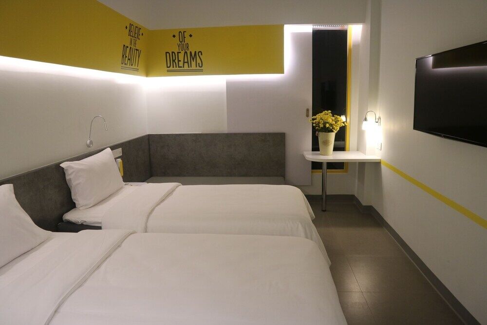 Hotel Yello Manggarai Jakarta