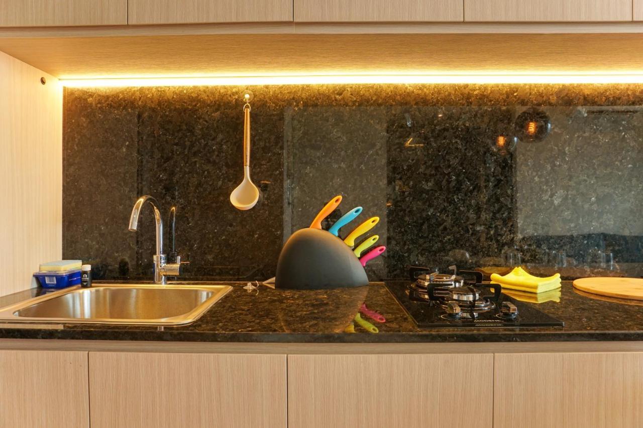 Cozy And Comfy 2br Citralake By Travelio Apartment Jakarta