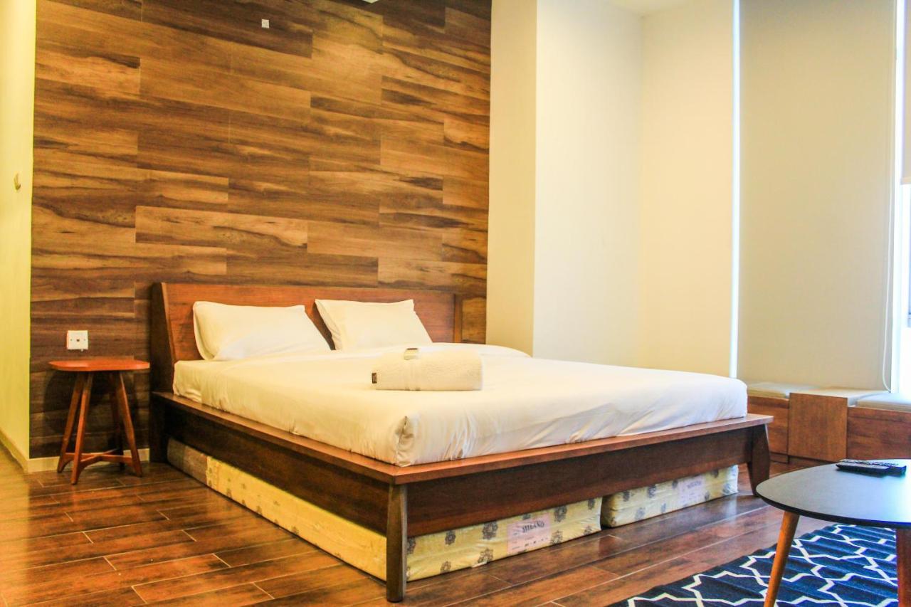 Apartment Homey And Warm 3br At Ambassade Residences By Travelio