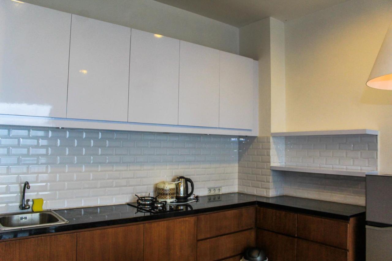 Homey And Warm 3br At Ambassade Residences By Travelio Jakarta