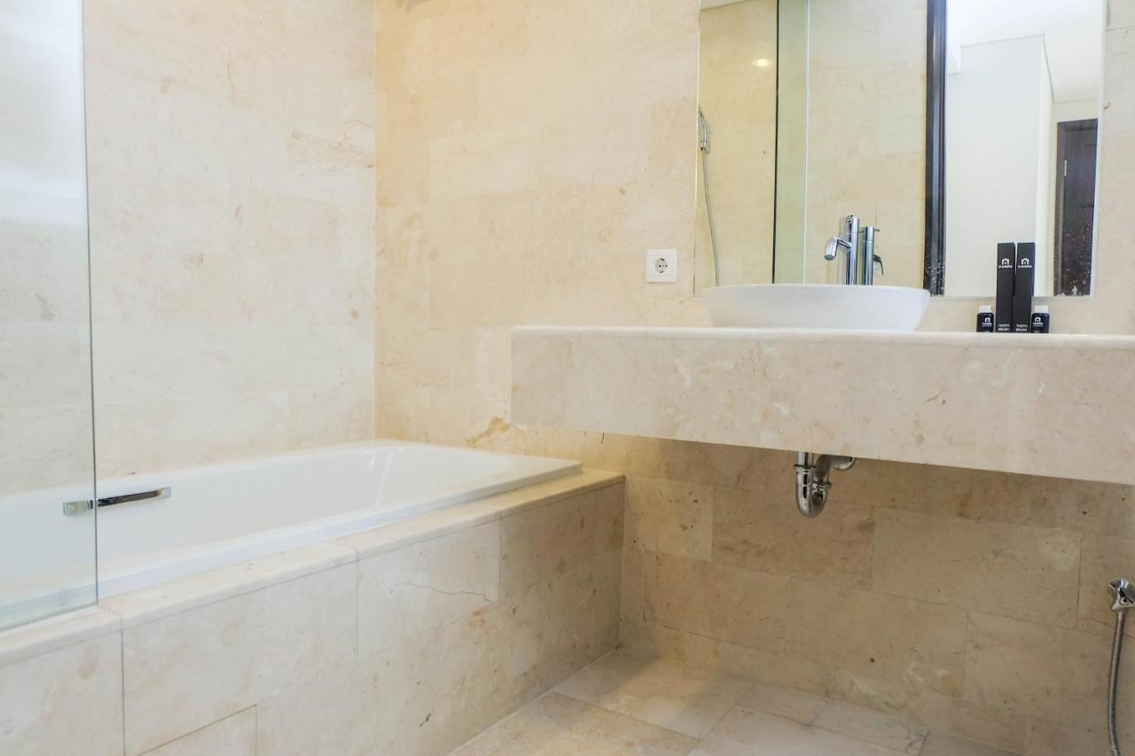 Posh 2br With Private Lift At Masterpiece The Epicentrum Kuningan By Travelio Apartment