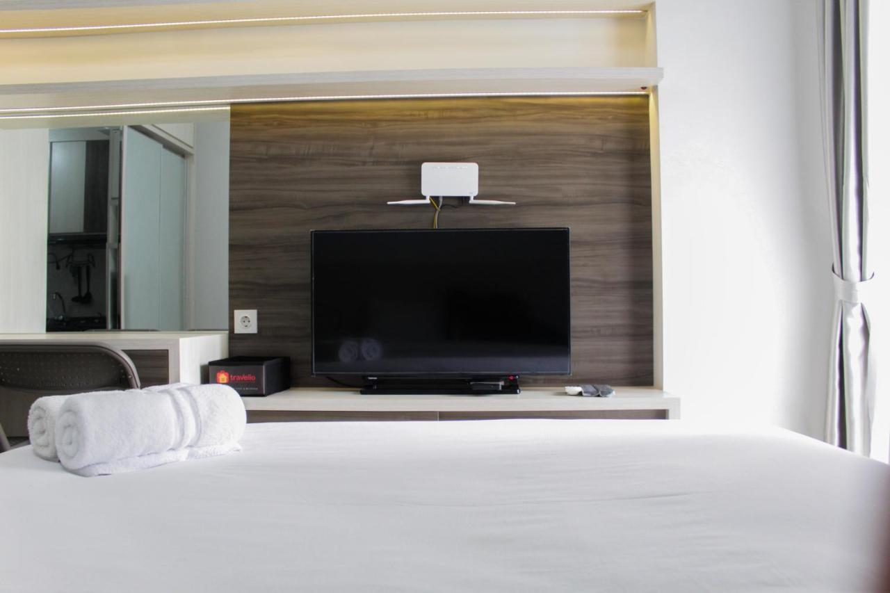 Comfy And Strategic Signature Park Grande By Travelio * Jakarta
