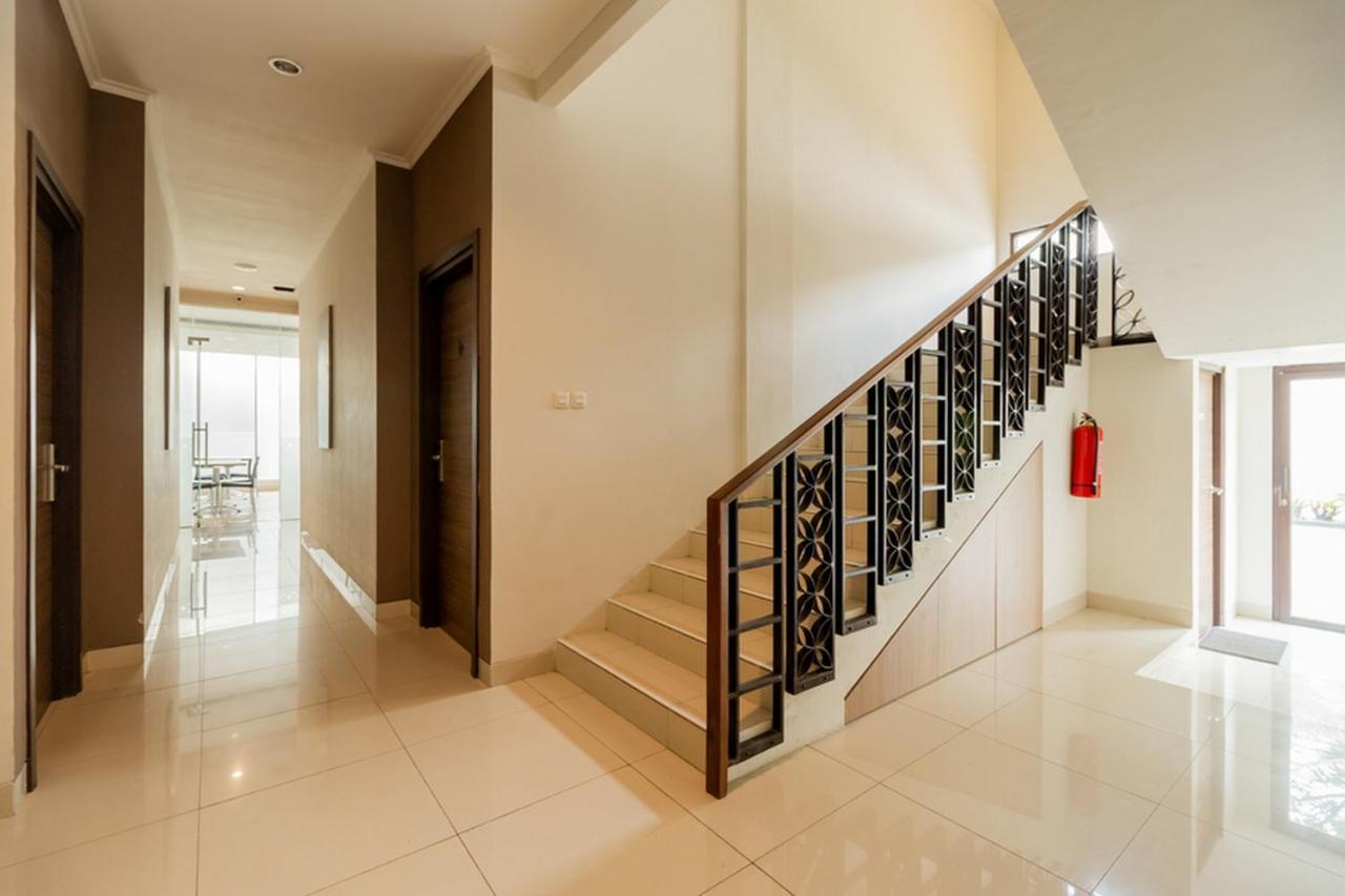 Reddoorz Near Lippo Mall Kemang 2 Guest house