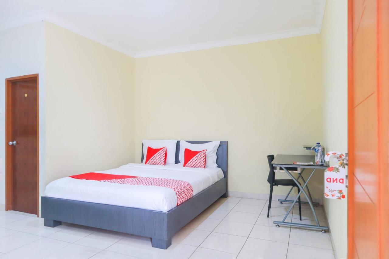 Oyo 2196 Ss Homes Jakarta