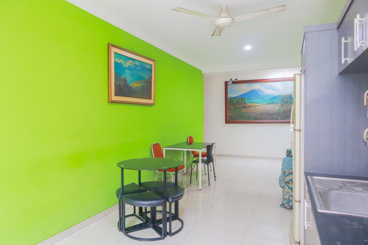 Oyo 2196 Ss Homes Hotel Jakarta