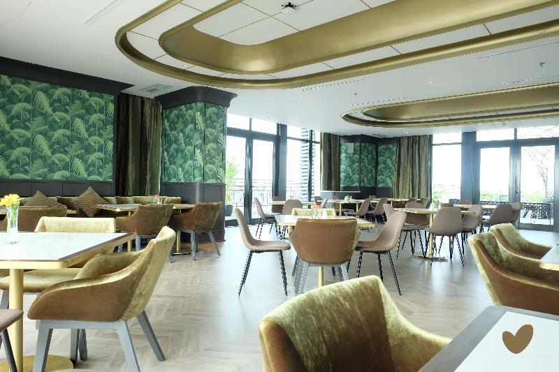 Khách sạn Goodrich Suites,