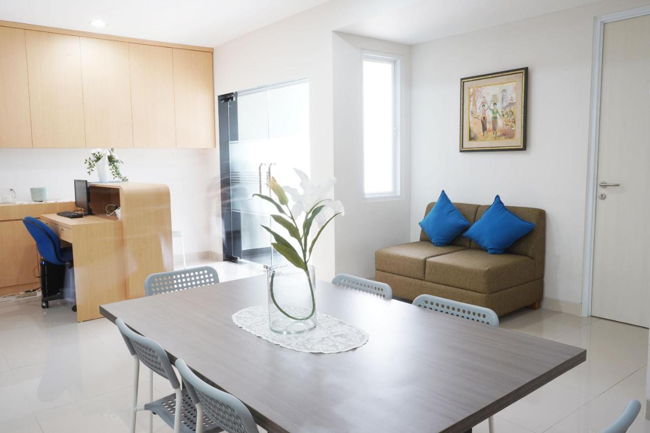 Urooms Senayan Guest house Jakarta