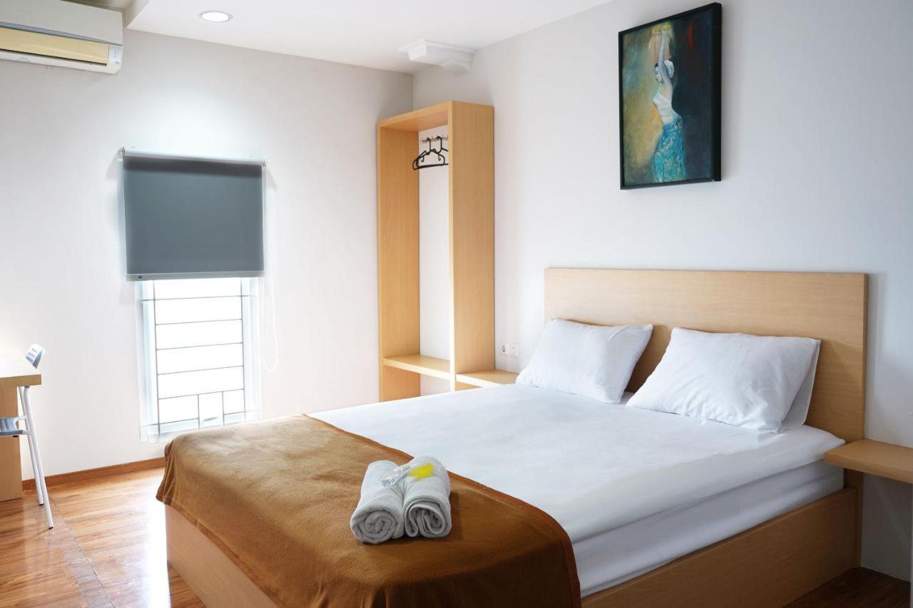 Urooms Senayan Guest house 2*