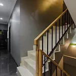 Reddoorz Near Lokasari Square Jakarta 2