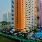 Comfy Studio Green Pramuka City Apartment With City View By Travelio