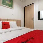 Reddoorz Near Seasons City Mall 3