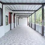 Reddoorz Plus Near Itc Cempaka Mas 2