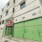 Green Apple Residence Near Sarinah Mitra Reddoorz