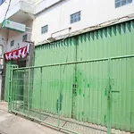 Green Apple Residence Near Sarinah Mitra Reddoorz