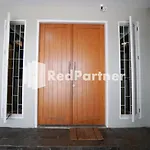 Tomang Gelong Guest House Syariah Mitra Reddoorz