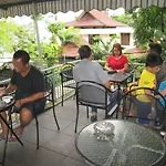 Bamboo Inn Hotel & Cafe
