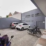 Urbanview Hotel Arafuru Residence Duren Sawit