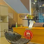 Oyo 92272 Sahaja Pasar Baru