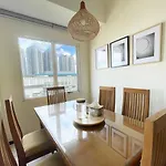 Cozy 2Br Apt Right Next To Central Park Mall