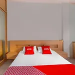 Oyo 92723 Sultan Residence Syariah