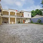 Reddoorz Syariah Near Mercu Buana University