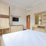 Urbanview Roemah Tebet By Reddoorz