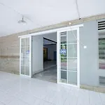 Reddoorz Near Jalan Cikini